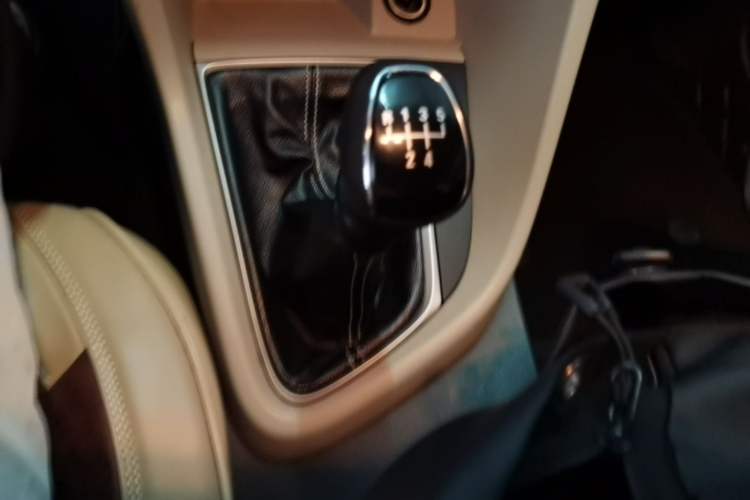Used Buick GT 2015 15N Manual Entry-Level Trim Gear Lever