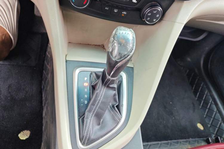 Used Buick GT 2015 15N Automatic Elite Version Gear Lever