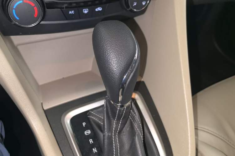Used Buick GT 2015 15N Automatic Elite Version Gear Lever