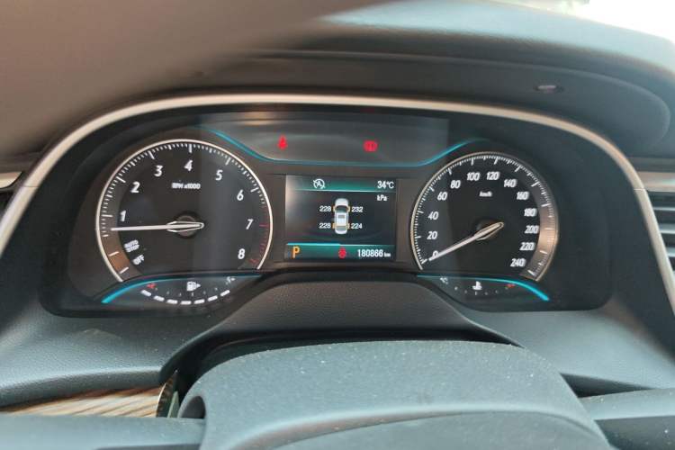 Used Buick GT 2015 15N Automatic Deluxe Edition Instrument Cluster