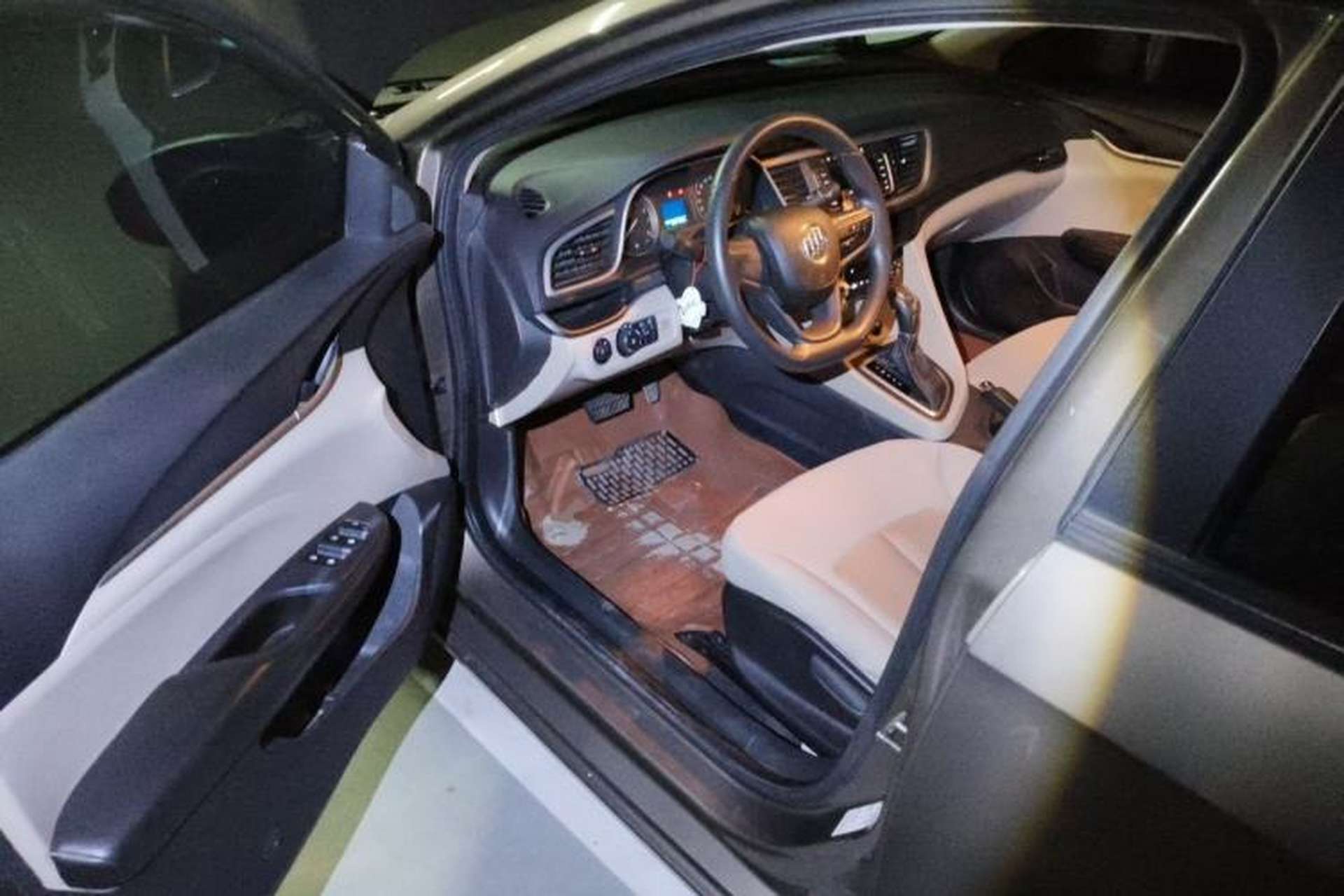 Used Buick GT 2015 15N Automatic Entry-Level Trim Interior 3