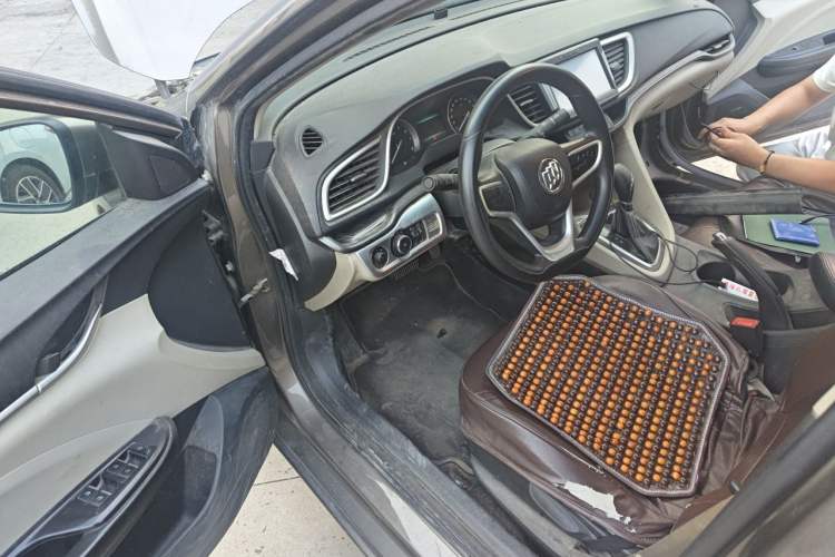 Used Buick GT 2015 15N Automatic Elite Version Interior 3