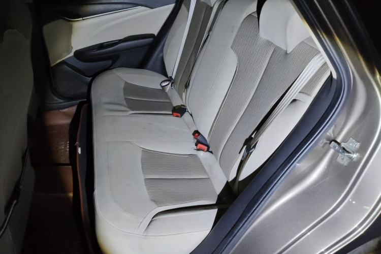 Used Buick GT 2015 15N Automatic Entry-Level Trim Interior 4