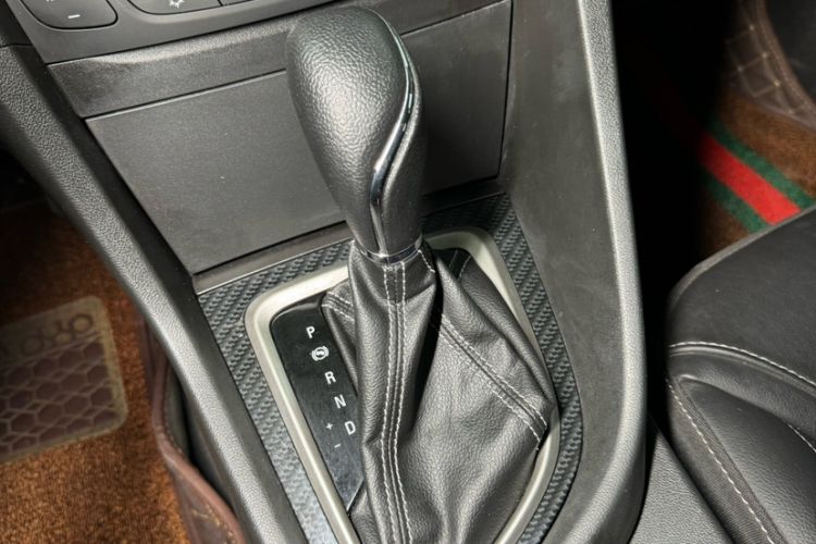 Used Buick GT 2015 15N Automatic Deluxe Edition Interior 6