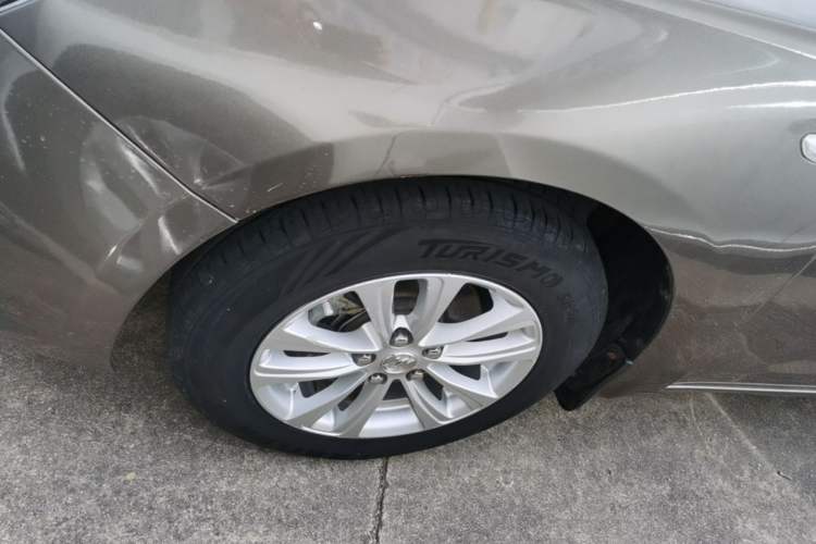 Used Buick GT 2015 15N Manual Entry-Level Trim Left Front Wheel Hub