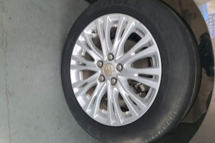 Used Buick GT 2015 15N Automatic Elite Version Left Front Wheel Hub