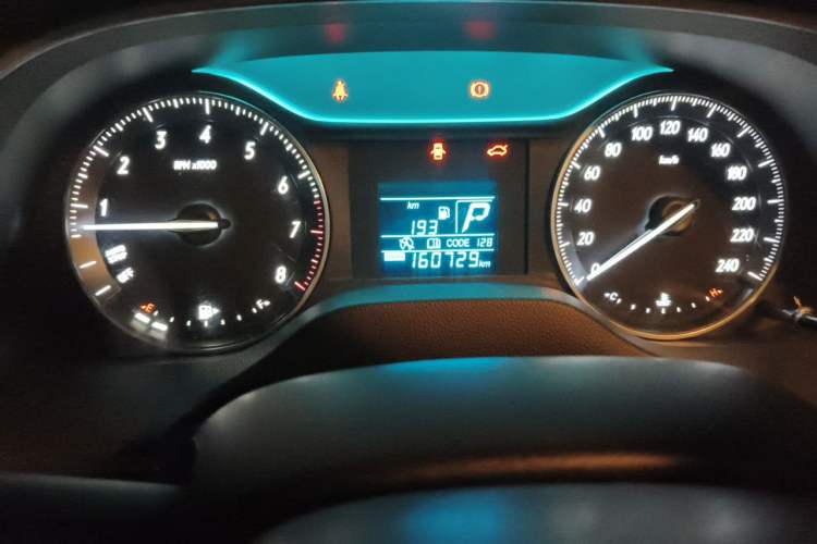 Used Buick GT 2015 15N Automatic Entry-Level Trim Odometer Close Up
