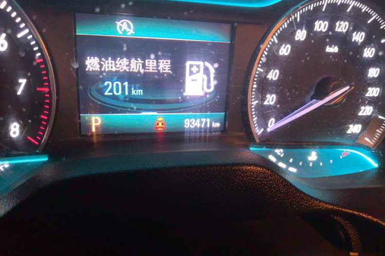 Used Buick GT 2015 15N Automatic Elite Version Odometer Close Up