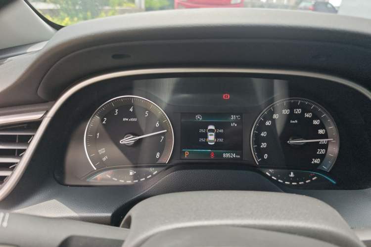 Used Buick GT 2015 15N Automatic Deluxe Edition Odometer Close Up