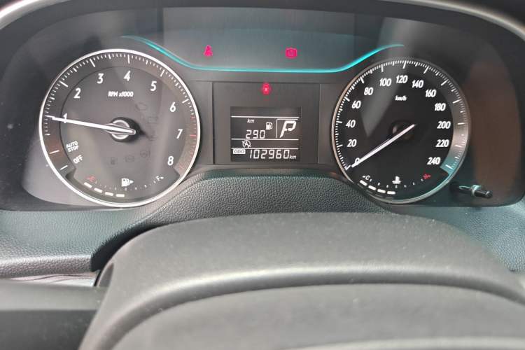 Used Buick GT 2015 15N Automatic Entry-Level Trim Odometer Close Up