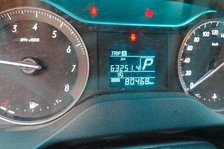 Used Buick GT 2015 15N Automatic Entry-Level Trim Odometer Close Up