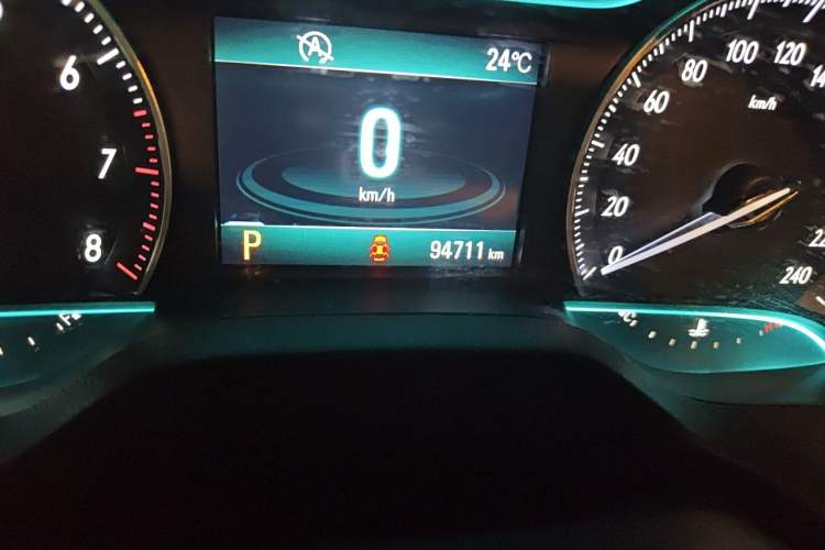 Used Buick GT 2015 15N Automatic Deluxe Edition Odometer Close Up