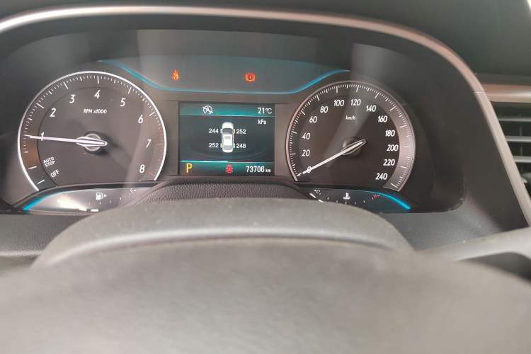 Used Buick GT 2015 15N Automatic Deluxe Edition Odometer Close Up