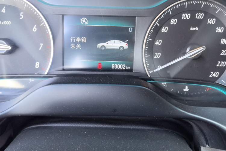 Used Buick GT 2015 15N Manual Elite Edition Odometer Close Up