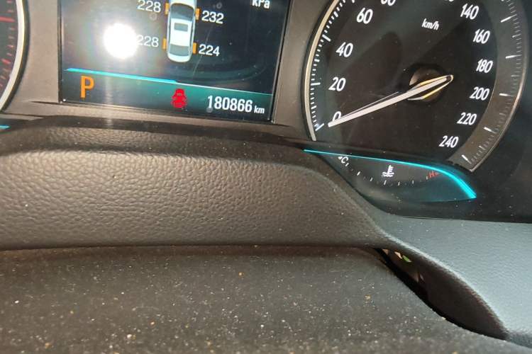 Used Buick GT 2015 15N Automatic Deluxe Edition Odometer Close Up