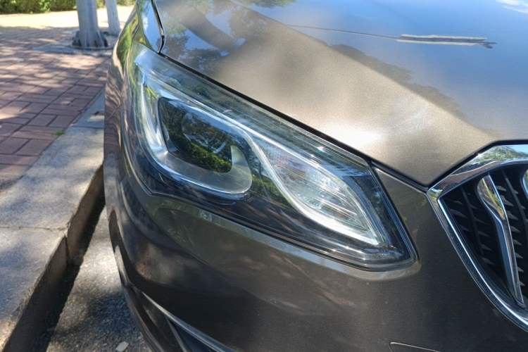 Used Buick GT 2015 15N Automatic Deluxe Edition Right Front Headlight