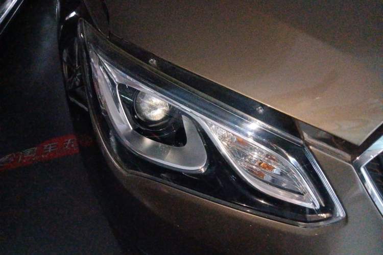 Used Buick GT 2015 15N Automatic Deluxe Edition Right Front Headlight