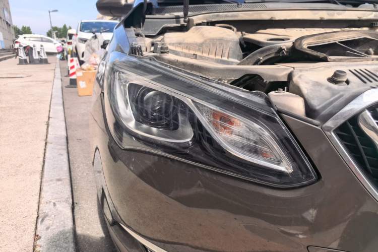 Used Buick GT 2015 15N Automatic Deluxe Edition Right Front Headlight
