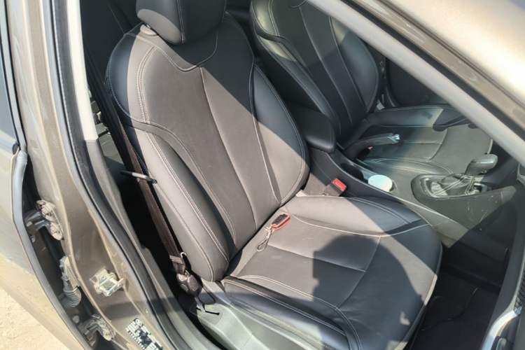Used Buick GT 2015 18T Dual-Clutch Luxury Model Right Front Seat
