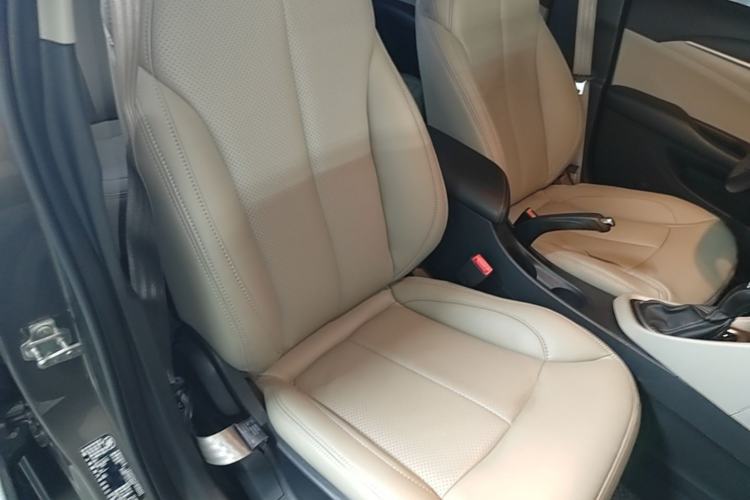 Used Buick GT 2015 15N Automatic Elite Version Right Front Seat