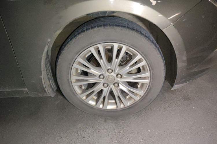 Used Buick GT 2015 15N Automatic Elite Version Right Front Wheel Hub