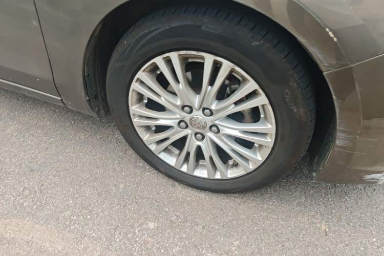 Used Buick GT 2015 18T Dual-Clutch Luxury Model Right Front Wheel Hub