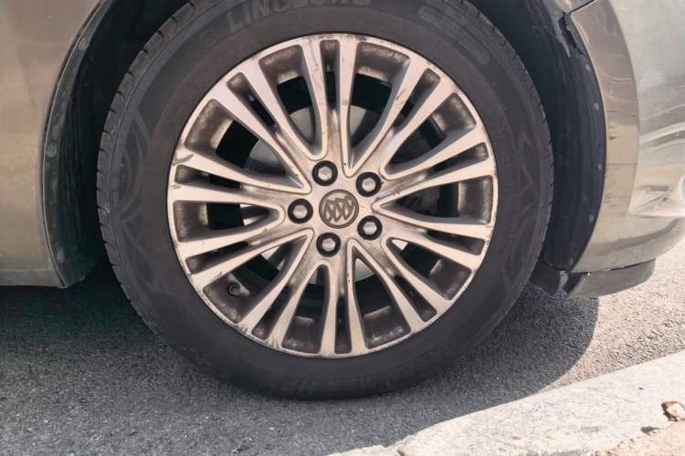 Used Buick GT 2015 15N Automatic Deluxe Edition Right Front Wheel Hub