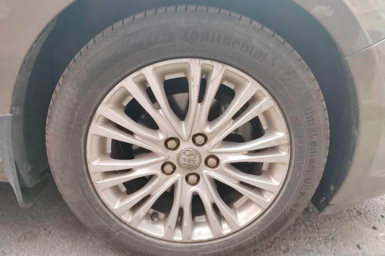 Used Buick GT 2015 15N Automatic Deluxe Edition Right Front Wheel Hub