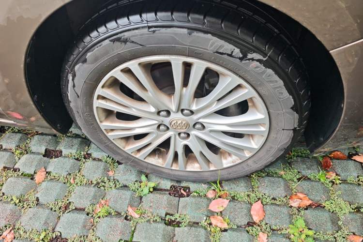 Used Buick GT 2015 18T Dual-Clutch Elite Model Right Front Wheel Hub
