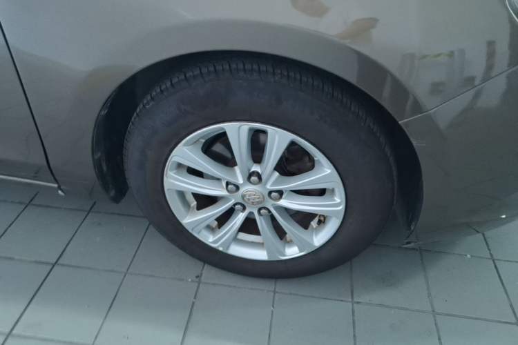 Used Buick GT 2015 15N Manual Entry-Level Trim Right Front Wheel Hub
