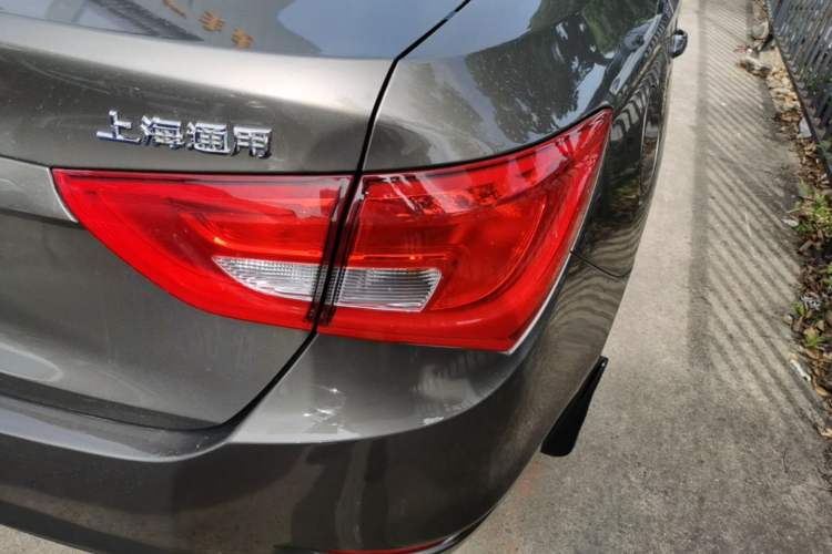 Used Buick GT 2015 15N Manual Entry-Level Trim Right Rear Taillight