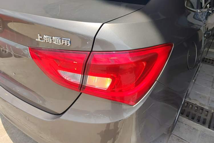 Used Buick GT 2015 15N Automatic Deluxe Edition Right Rear Taillight