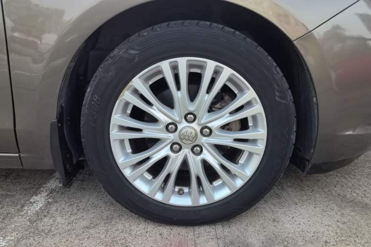 Used Buick GT 2015 15N Manual Elite Edition Right Rear Wheel Hub