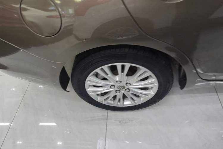 Used Buick GT 2015 15N Automatic Elite Version Right Rear Wheel Hub