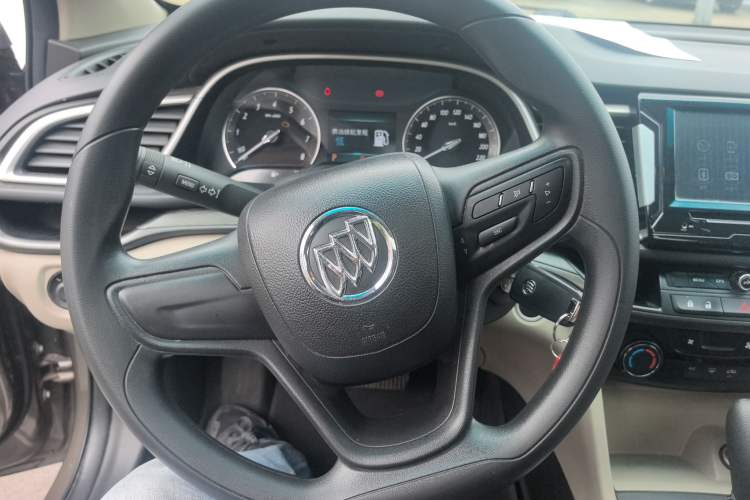 Used Buick GT 2015 15N Automatic Elite Version Steering Wheel