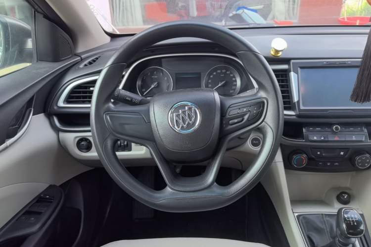Used Buick GT 2015 15N Manual Elite Edition Steering Wheel
