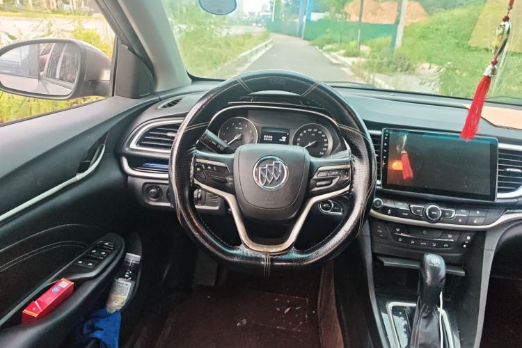 Used Buick GT 2015 18T Dual-Clutch Luxury Model Steering Wheel