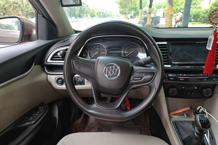 Used Buick GT 2015 15N Manual Elite Edition Steering Wheel