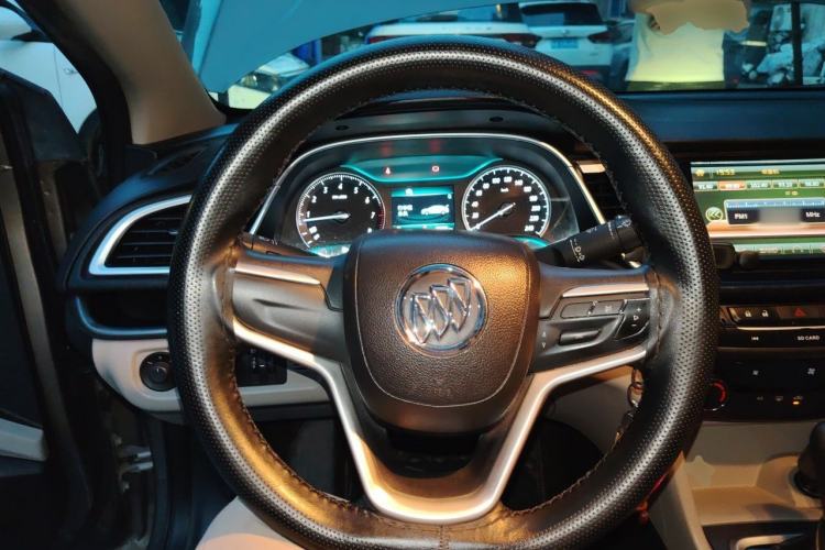 Used Buick GT 2015 15N Automatic Elite Version Steering Wheel