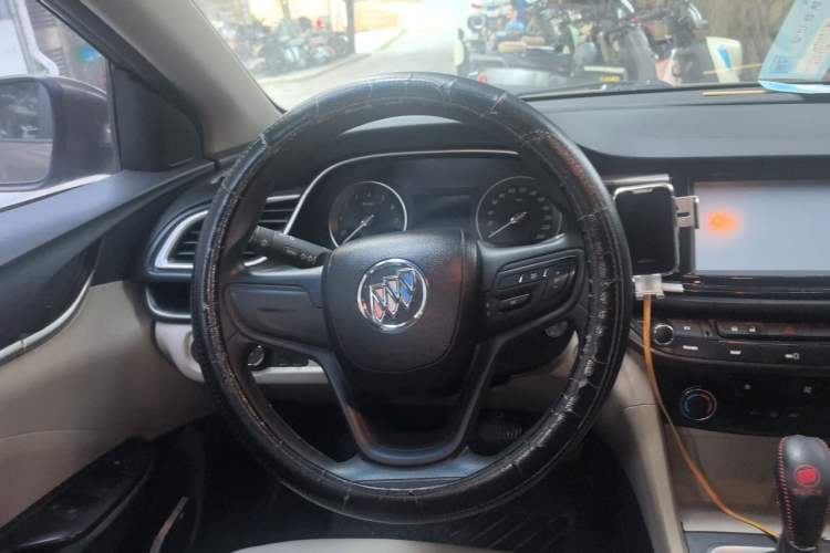 Used Buick GT 2015 15N Automatic Elite Version Steering Wheel