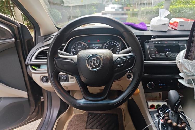 Used Buick GT 2015 15N Automatic Elite Version Steering Wheel