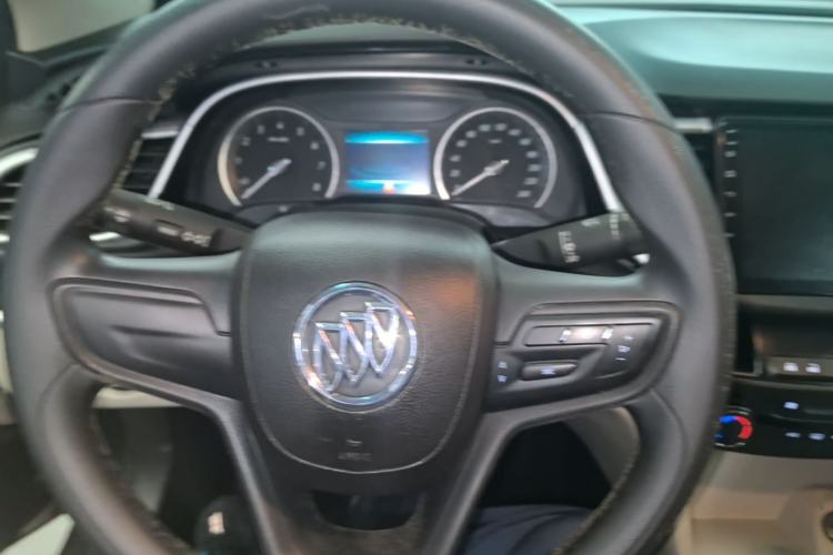 Used Buick GT 2015 15N Automatic Elite Version Steering Wheel