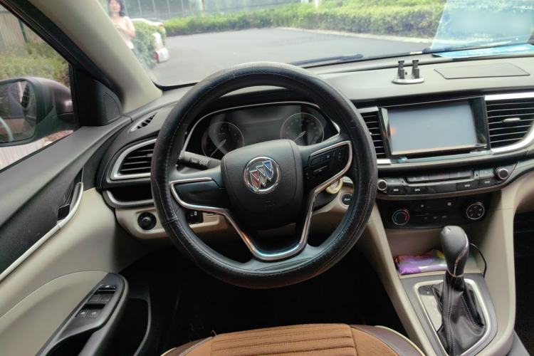Used Buick GT 2015 15N Automatic Elite Version Steering Wheel