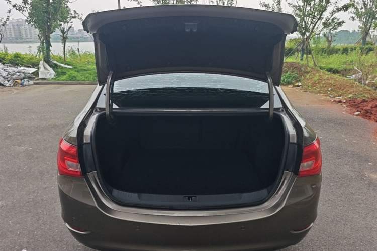Used Buick GT 2015 15N Automatic Deluxe Edition Trunk