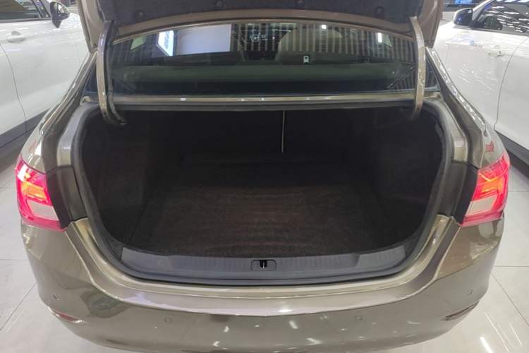 Used Buick GT 2015 15N Automatic Elite Version Trunk