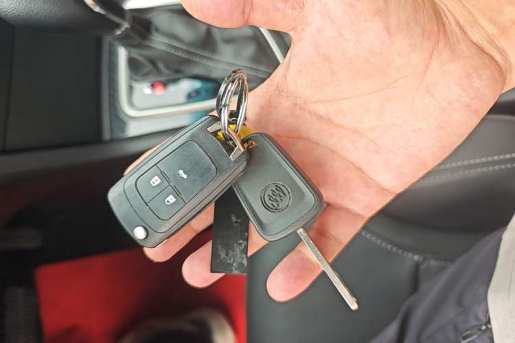 Used Buick GT 2015 15N Automatic Deluxe Edition Vehicle Key