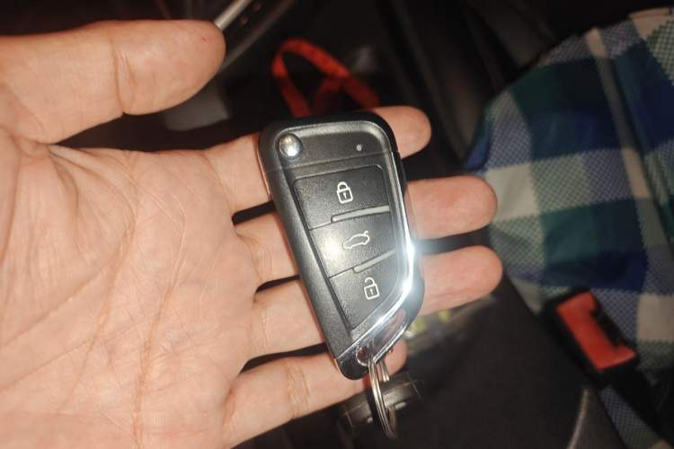 Used Buick GT 2015 15N Automatic Deluxe Edition Vehicle Key