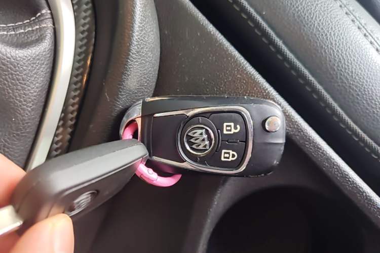 Used Buick GT 2015 15N Automatic Deluxe Edition Vehicle Key