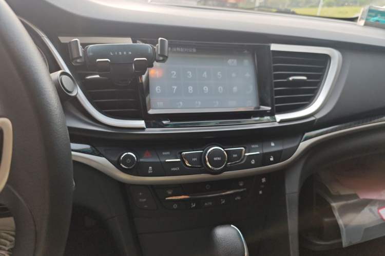 Used Buick GT 2015 15N Automatic Deluxe Edition Audio And AC Panel