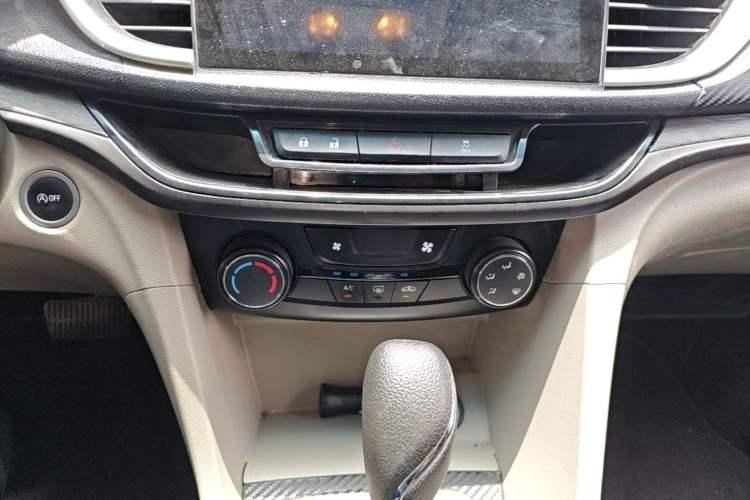 Used Buick GT 2015 15N Automatic Entry-Level Trim Audio And AC Panel